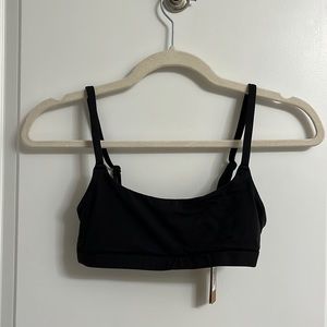 NWT Skims fits everybody scoop neck bralette SIZE: XS COLOR: onyx